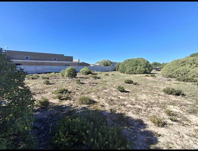LAND FOR SALE IN BRITANNIA BAY